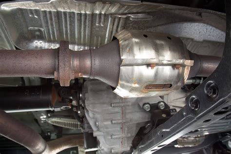 2004 gmc 6.0 catalytic converter.